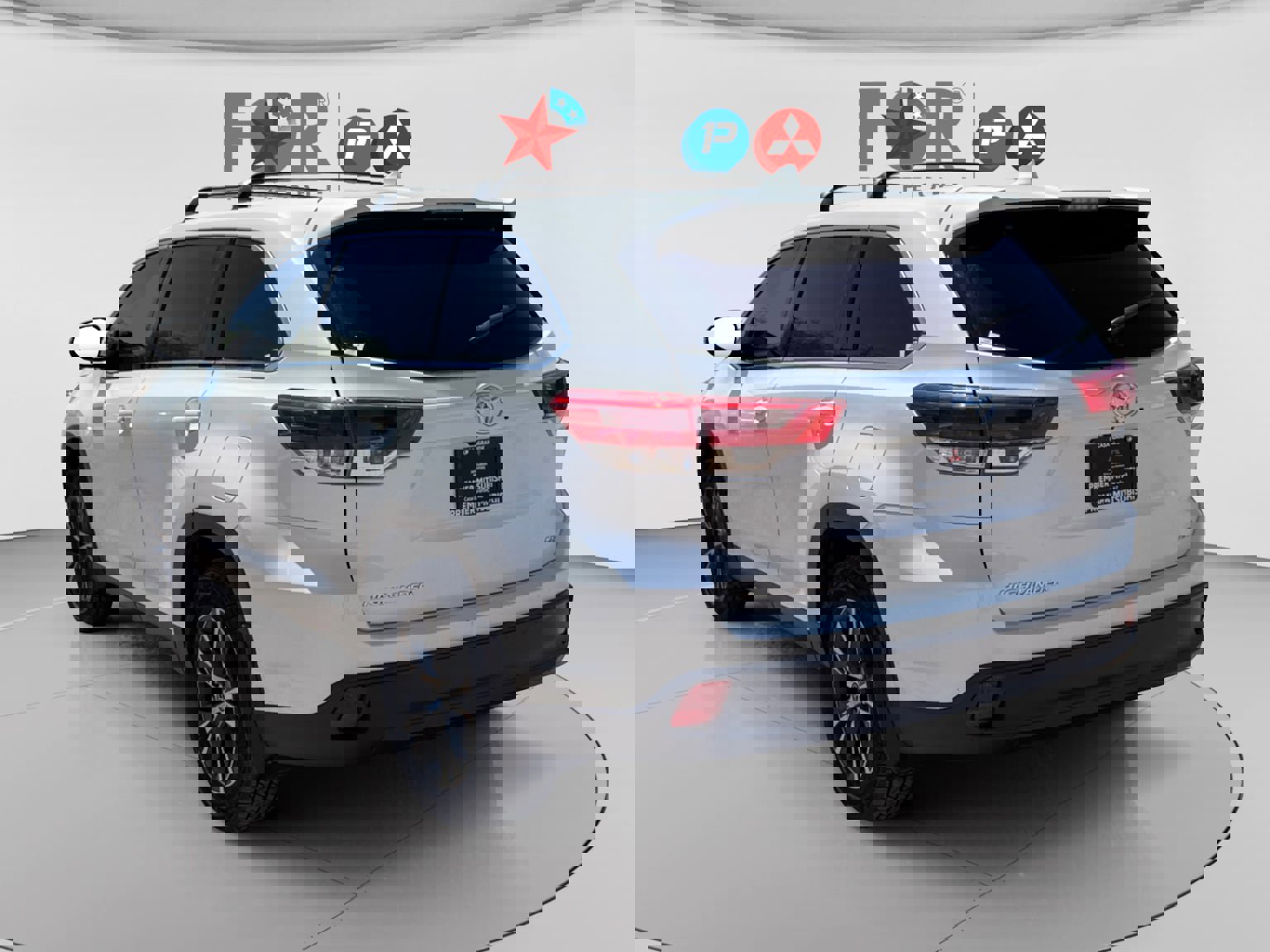 Used 2019 Toyota Highlander Plus FWD image 3