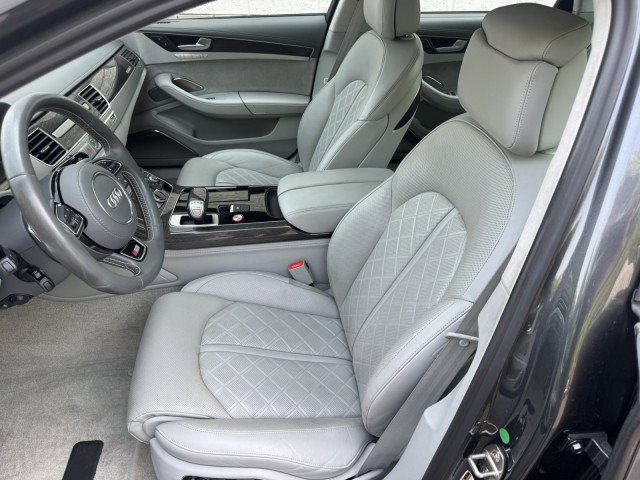 Used 2017 Audi S8 Plus AWD/4WD image 7