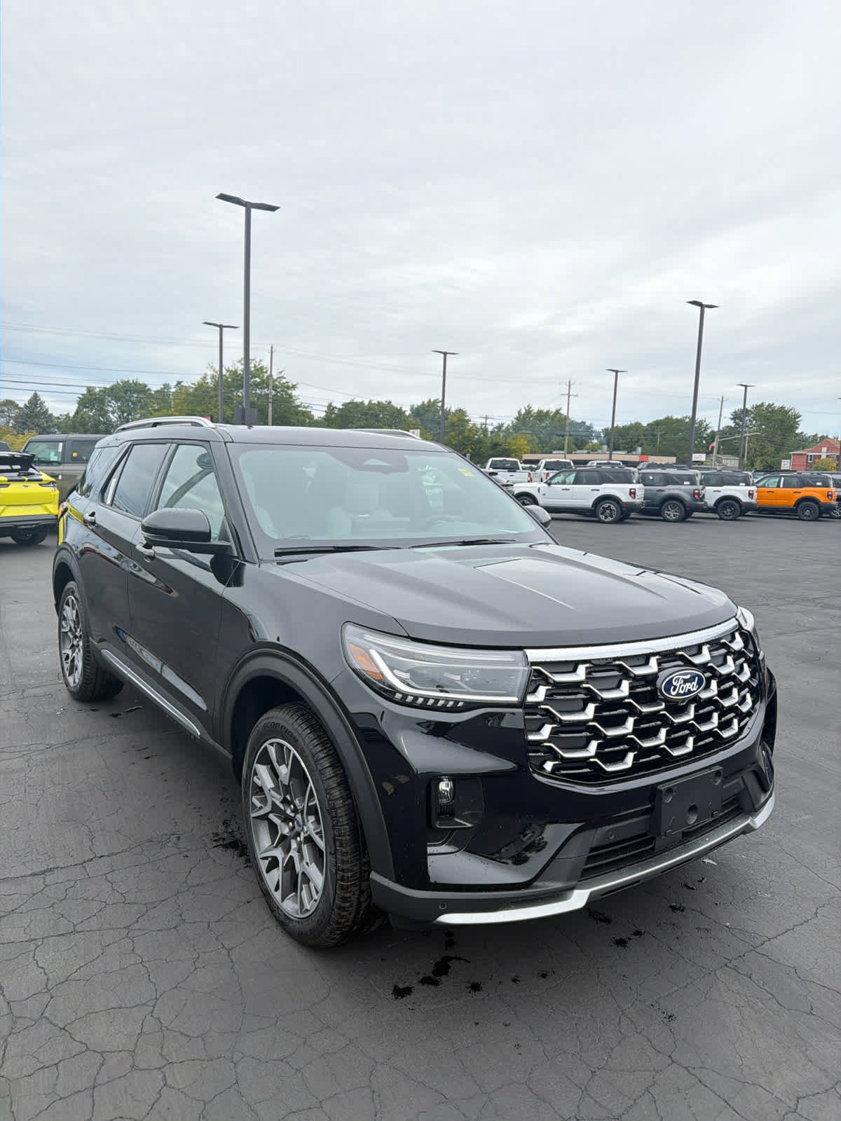 New 2027 Ford Explorer Platinum w/ 3.0L Ultimate Package AWD/4WD image 1