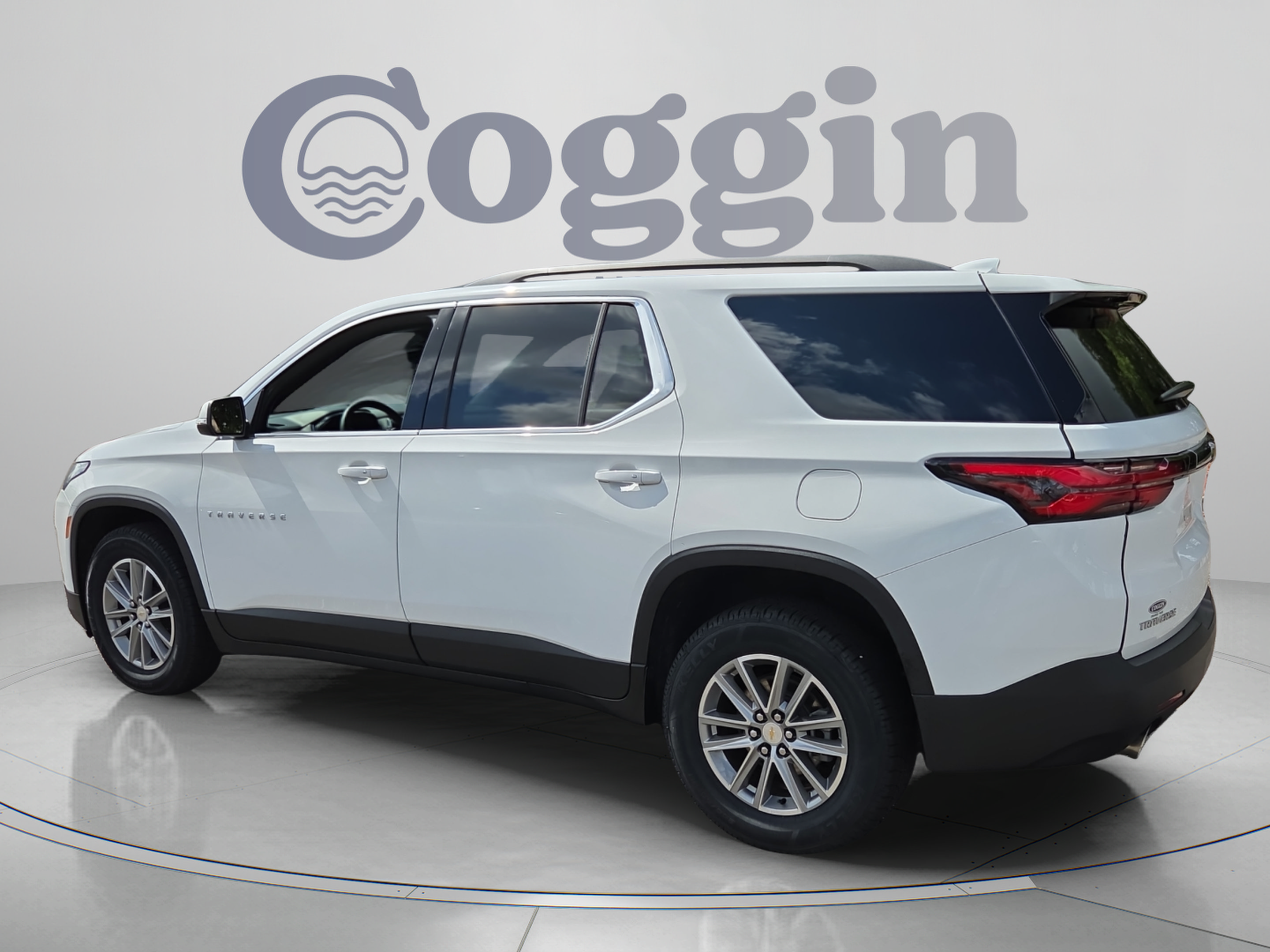 Certified 2023 Chevrolet Traverse LT FWD image 3