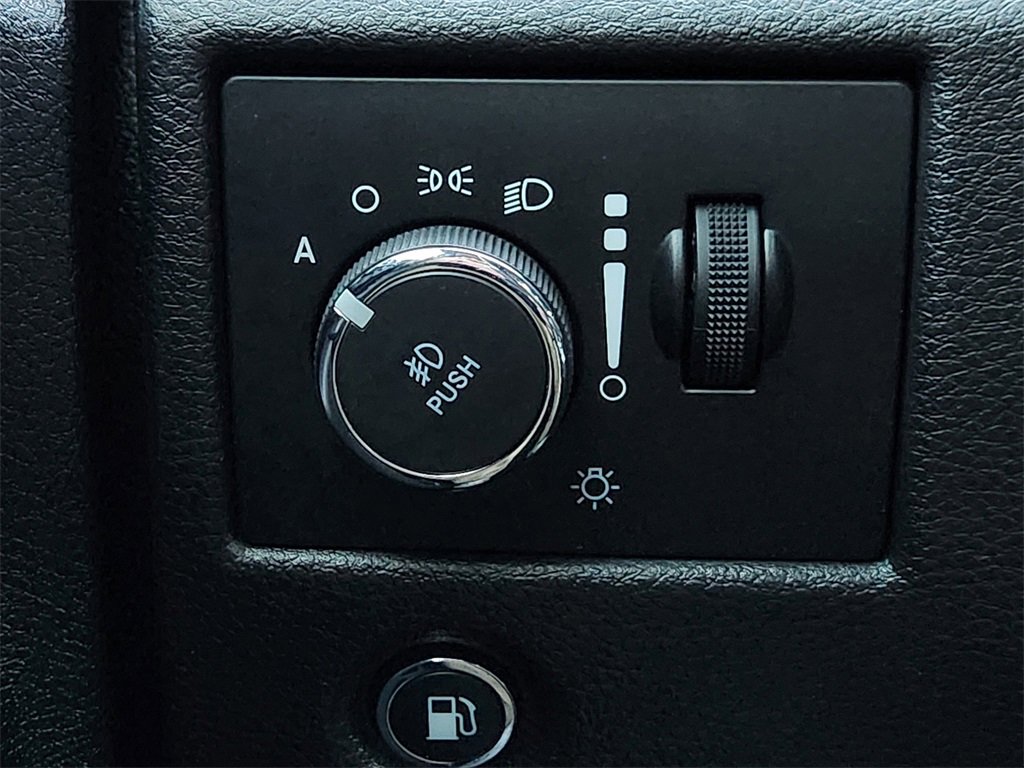 Used 2020 Jeep Grand Cherokee Altitude image 22