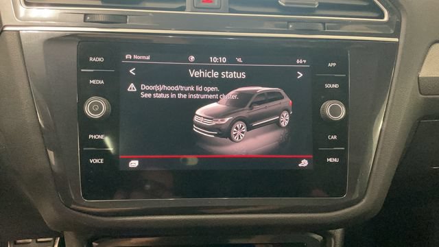Certified 2024 Volkswagen Tiguan SE R-Line AWD/4WD image 18