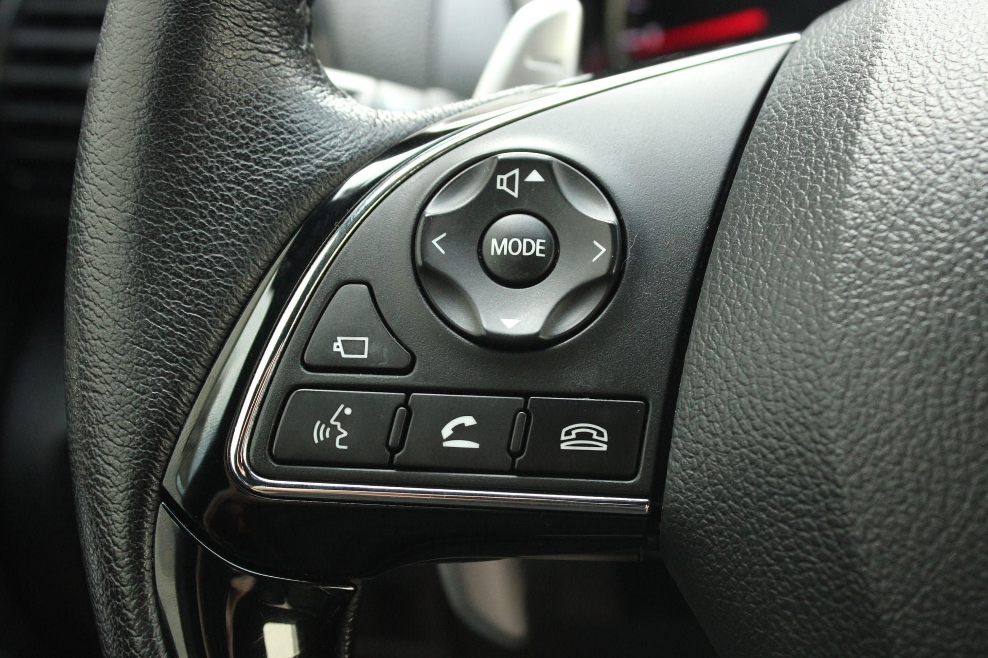 Used 2024 Mitsubishi Eclipse Cross SEL AWD/4WD image 34