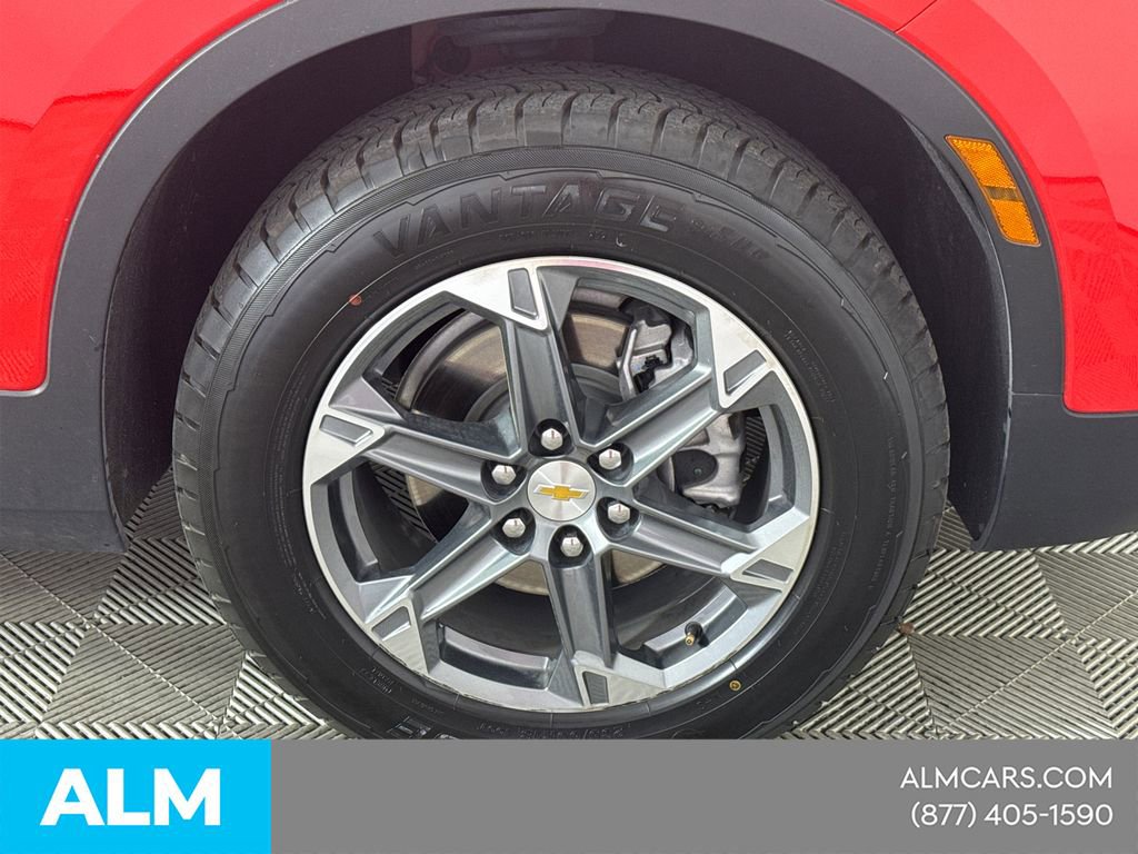 Used 2025 Chevrolet Blazer LT image 16