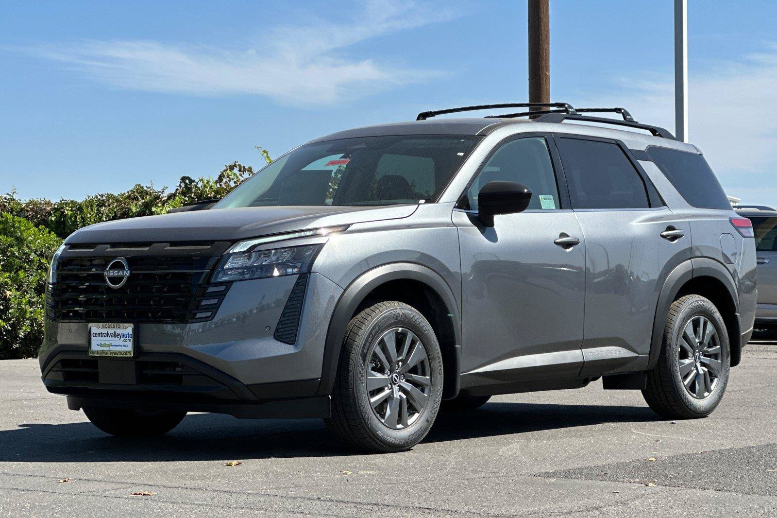 New 2026 Nissan Pathfinder SV w/ Cargo Package FWD image 7