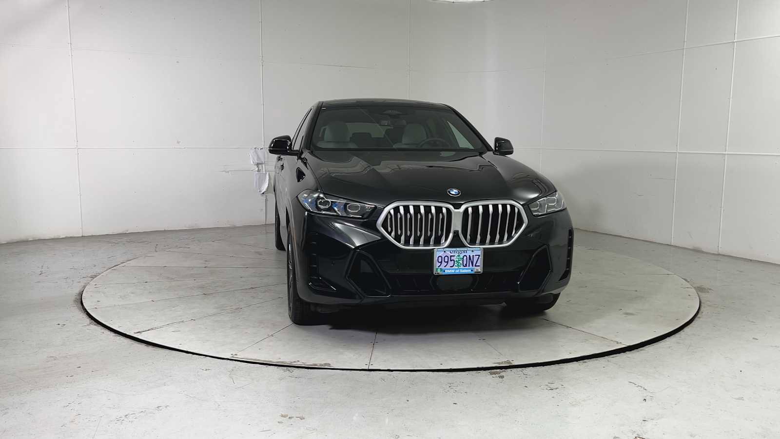 Used 2025 BMW X6 xDrive40i w/ Climate Comfort Package image 7