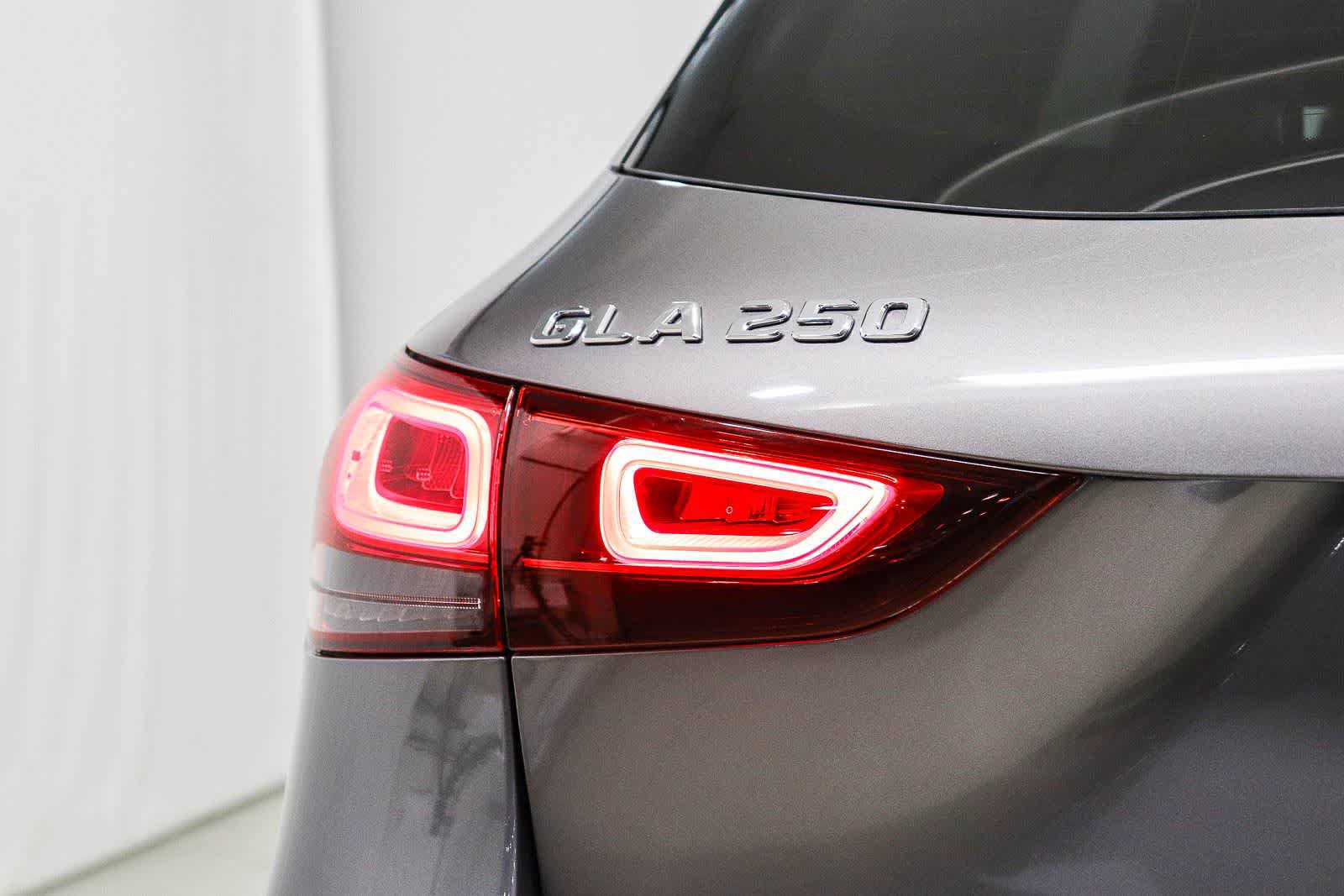 Certified 2022 Mercedes-Benz GLA 250 4MATIC image 11