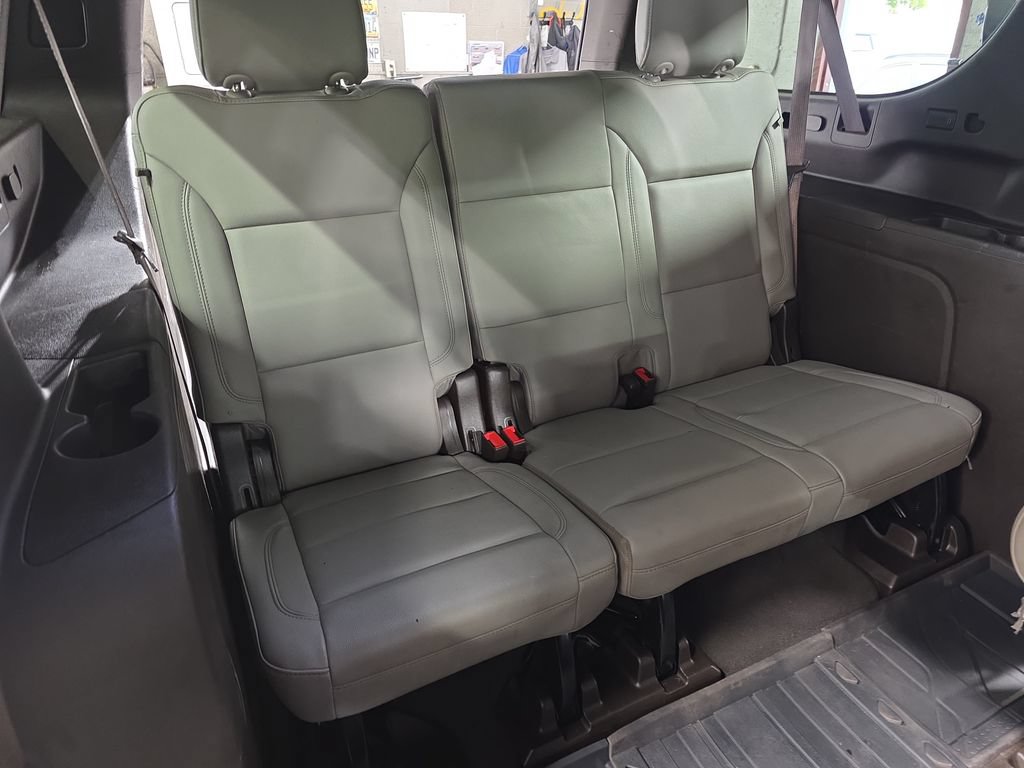 Used 2022 Chevrolet Suburban LT w/ Luxury Package AWD/4WD image 12