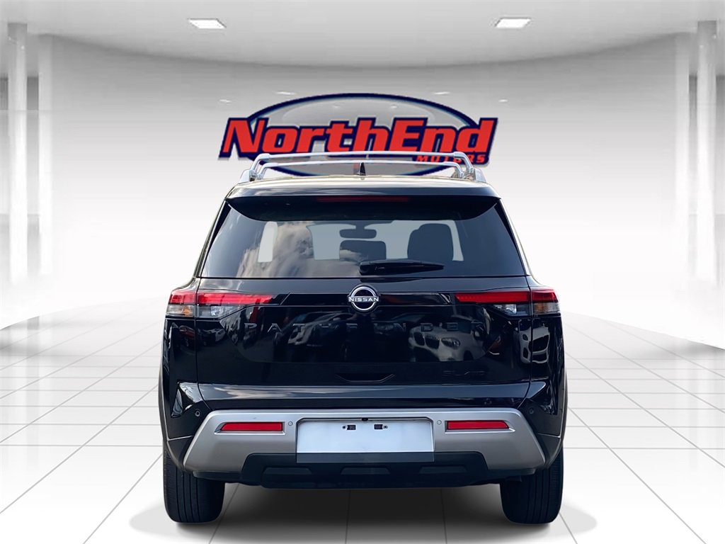Used 2023 Nissan Pathfinder SL w/ Black Appearance Package image 6