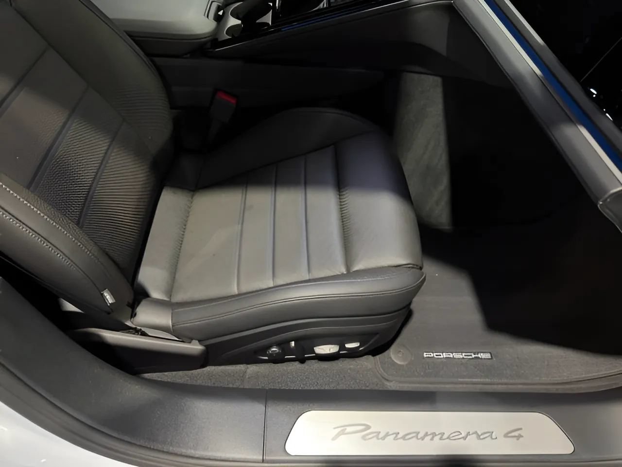 Used 2024 Porsche Panamera image 14