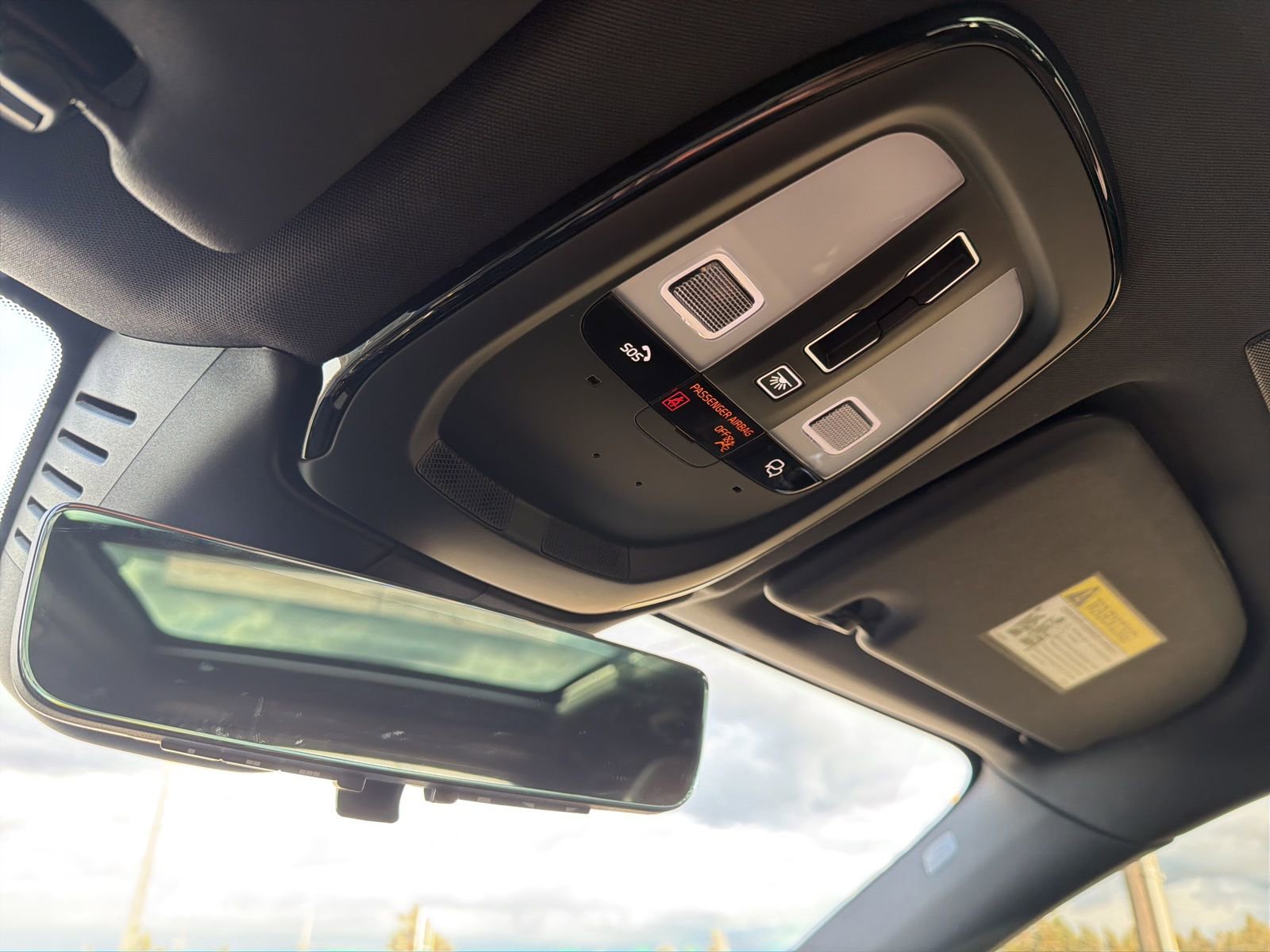 Certified 2025 Volvo XC60 T8 Plus w/ Protection Package Premier image 66