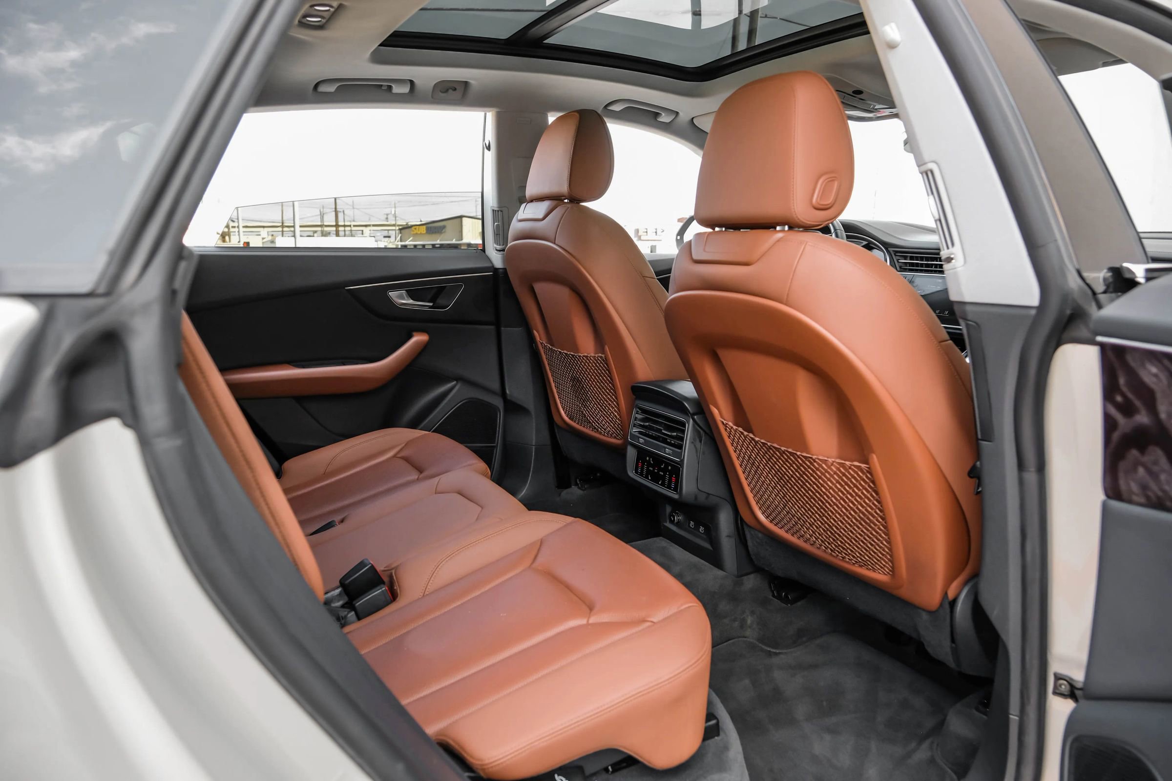 Used 2021 Audi Q8 Prestige w/ Prestige Package image 37