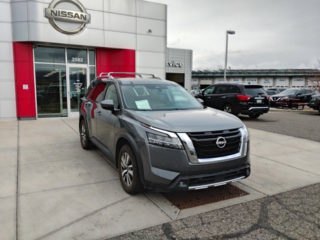Used 2022 Nissan Pathfinder SL image 3