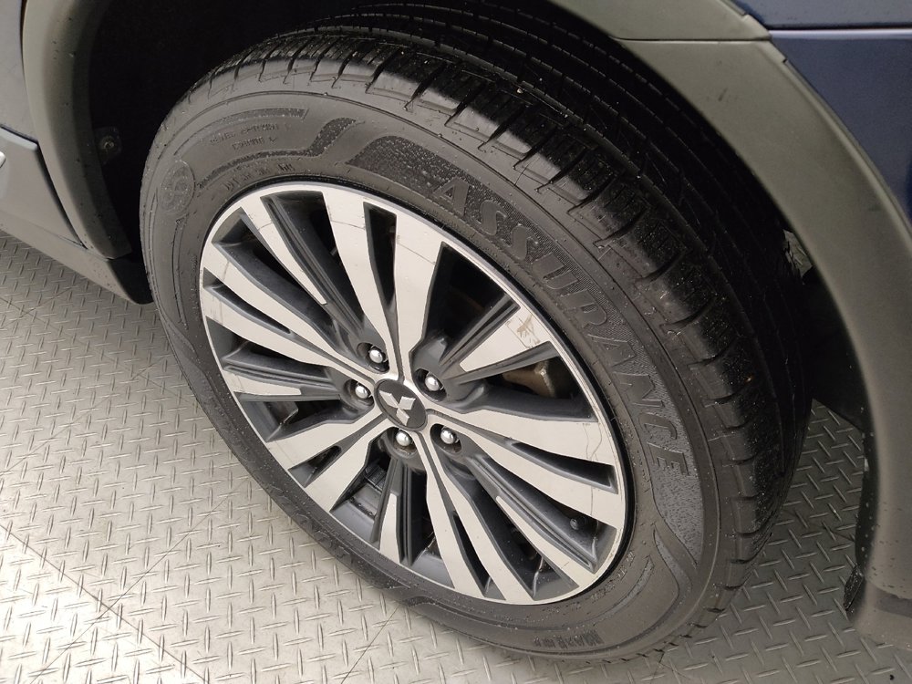 Used 2020 Mitsubishi Outlander ES image 31