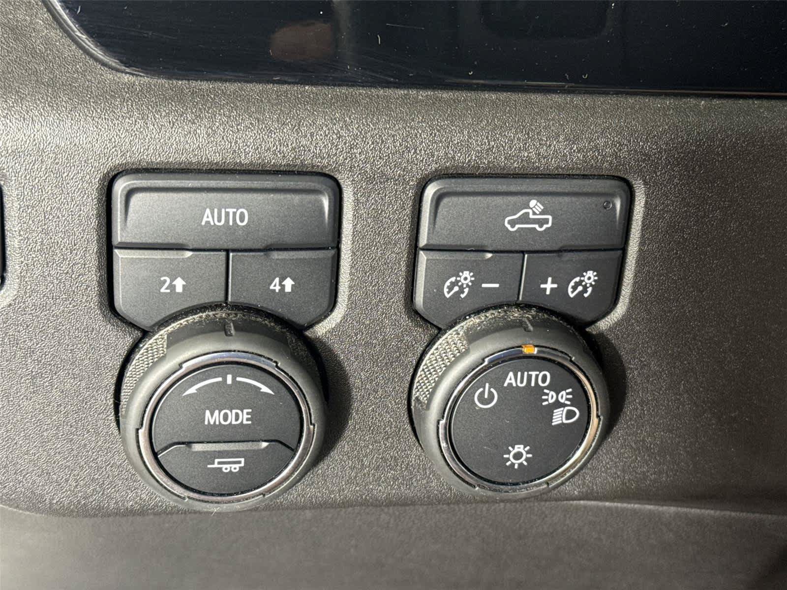 Certified 2024 Chevrolet Silverado 1500 LT AWD/4WD image 25