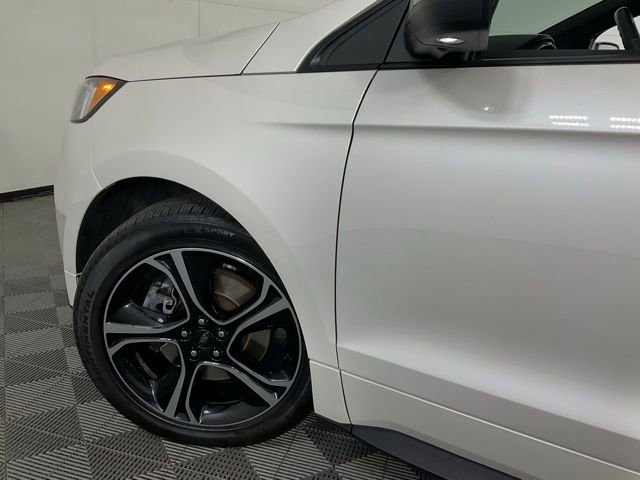 Used 2019 Ford Edge ST w/ Cold Weather Package AWD/4WD image 36