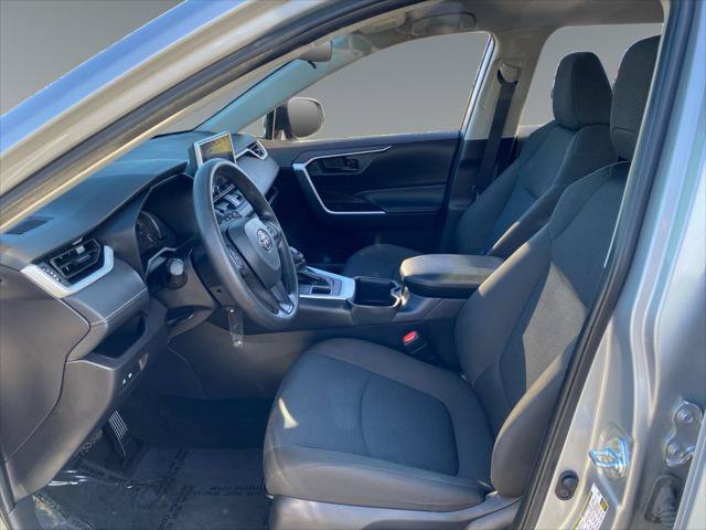 Certified 2025 Toyota RAV4 LE AWD/4WD image 9