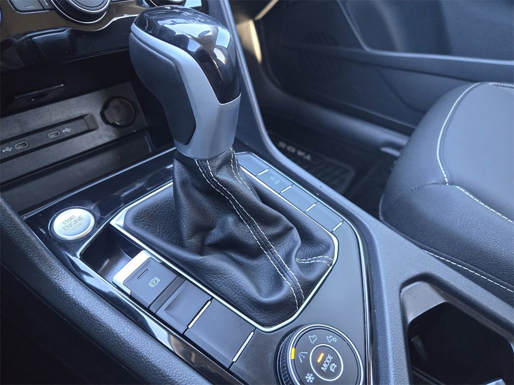 Used 2024 Volkswagen Taos SE image 22