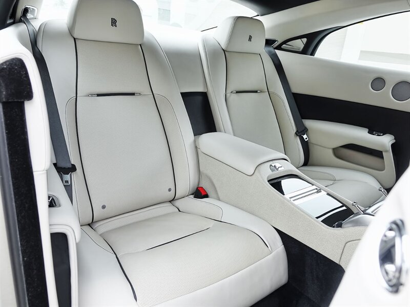 Used 2016 Rolls-Royce Wraith RWD image 15