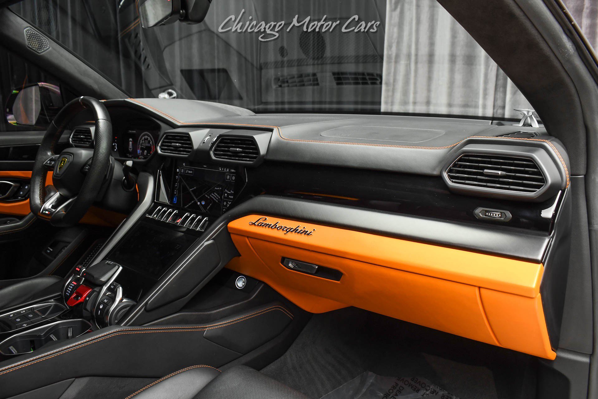 Used 2021 Lamborghini Urus AWD/4WD image 24