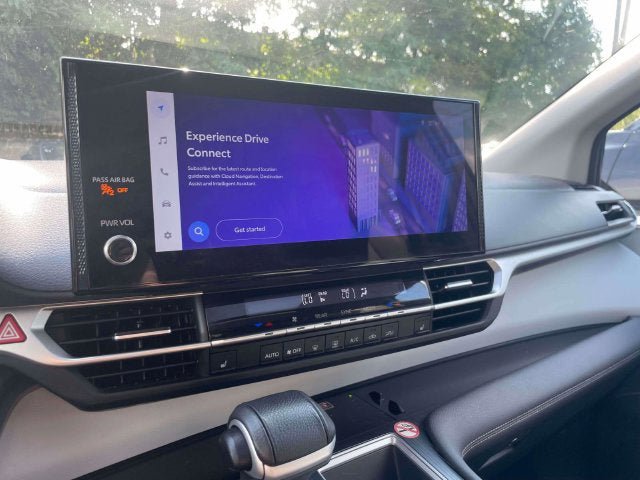 Certified 2025 Toyota Sienna XLE FWD image 31