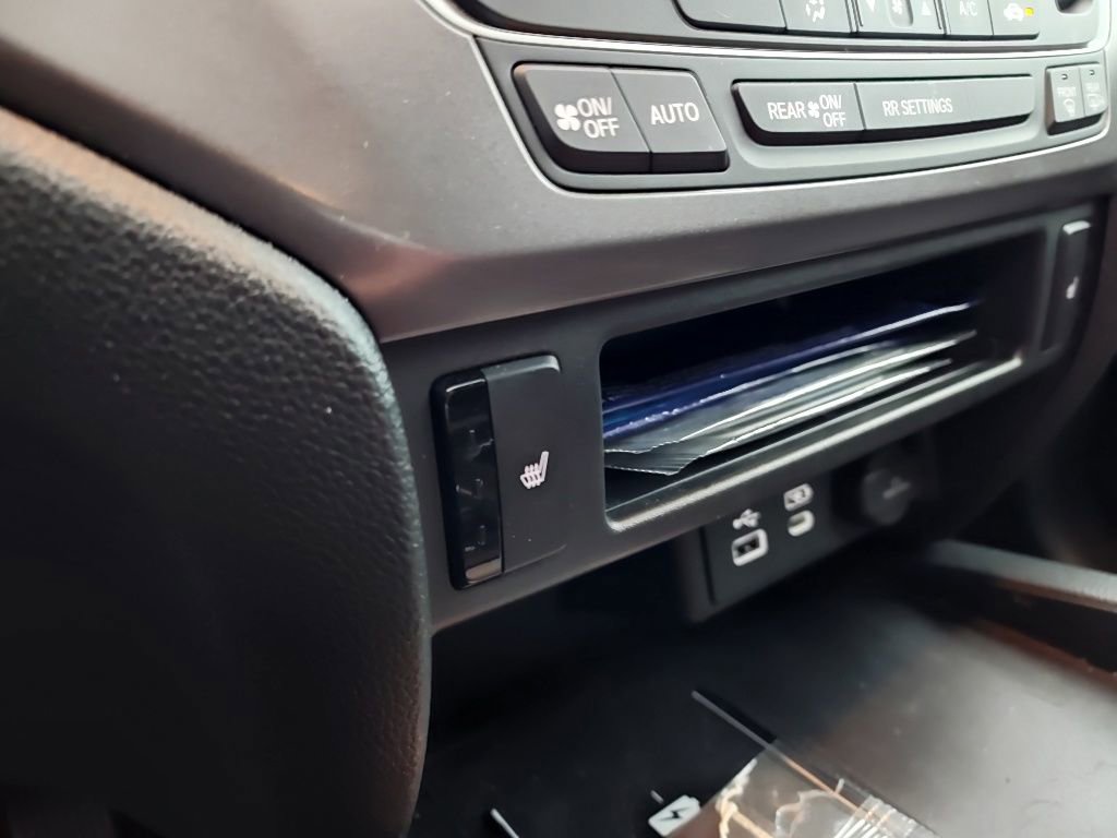 Used 2025 Honda Passport EX-L image 11