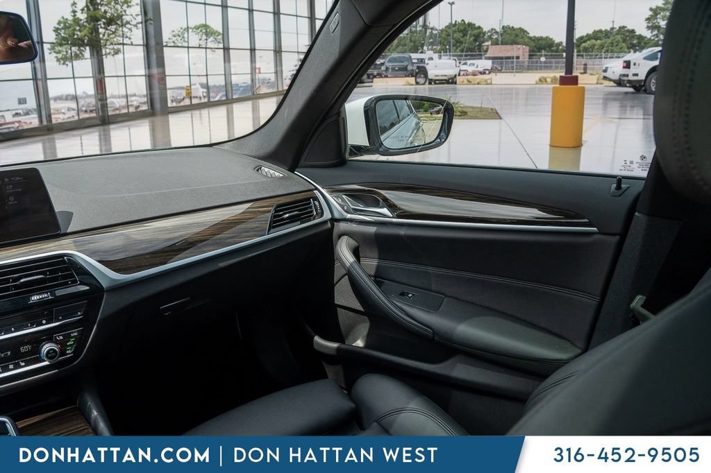 Used 2020 BMW 530i w/ Convenience Package RWD image 19