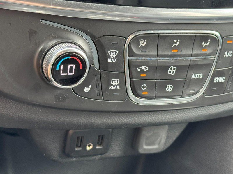 Used 2021 Chevrolet Traverse LT AWD/4WD image 21