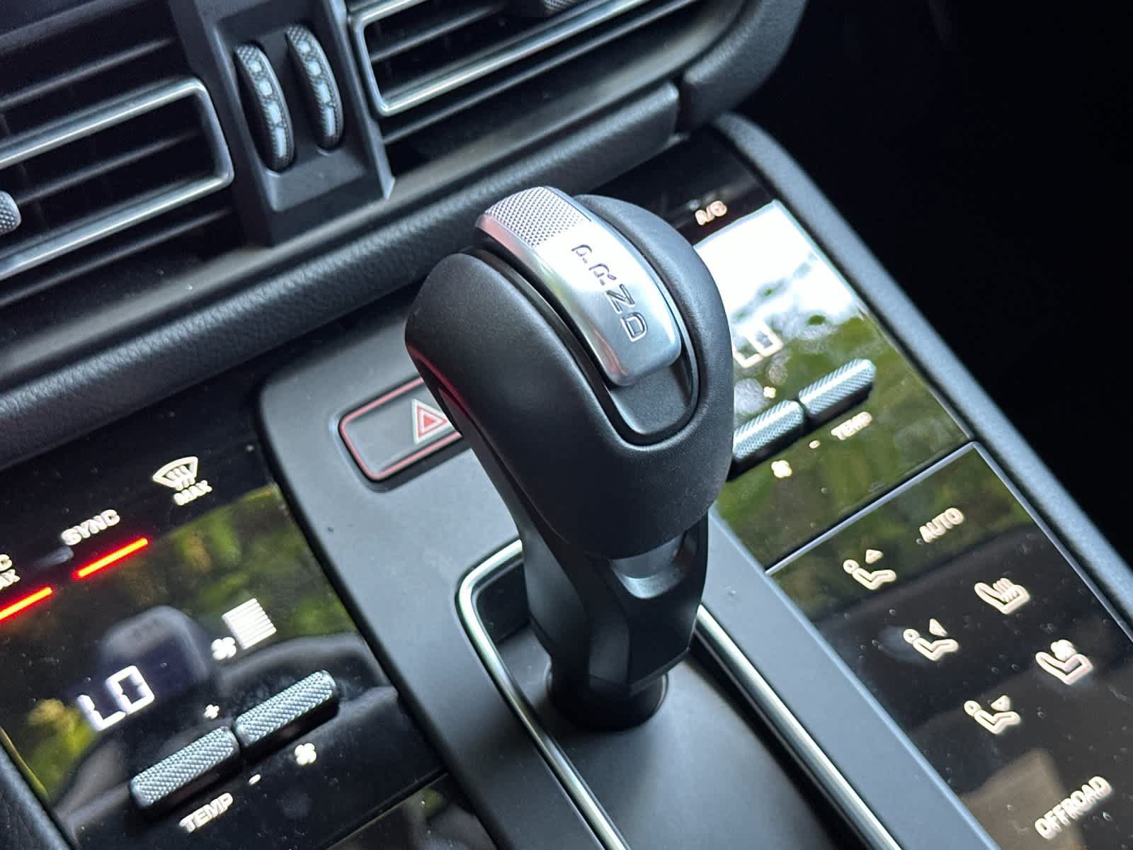 Used 2026 Porsche Macan AWD/4WD image 24