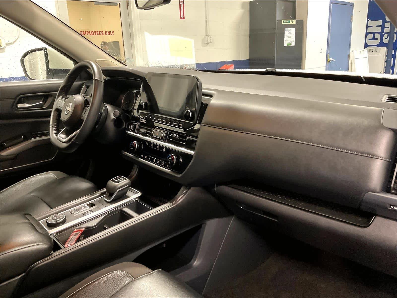 Certified 2024 Nissan Pathfinder SL w/ SL Premium Package AWD/4WD image 14