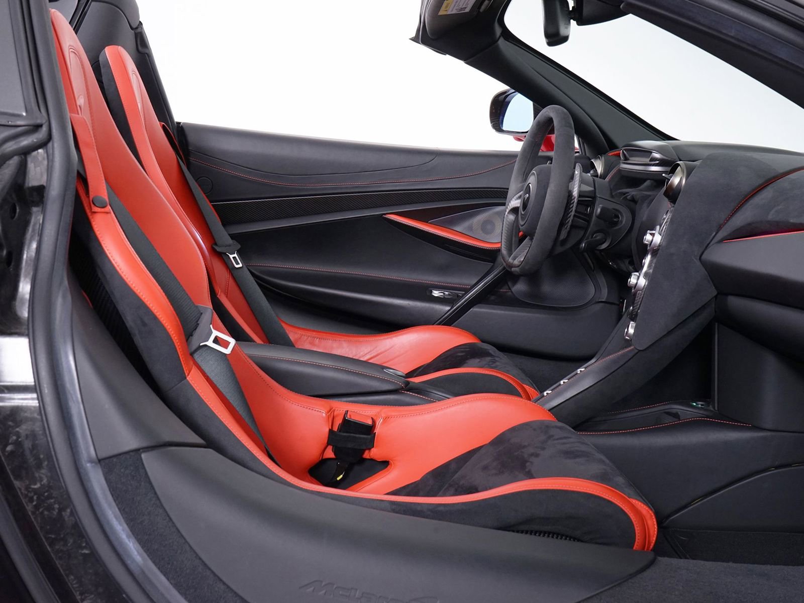 Used 2020 McLaren 720S Spider image 30