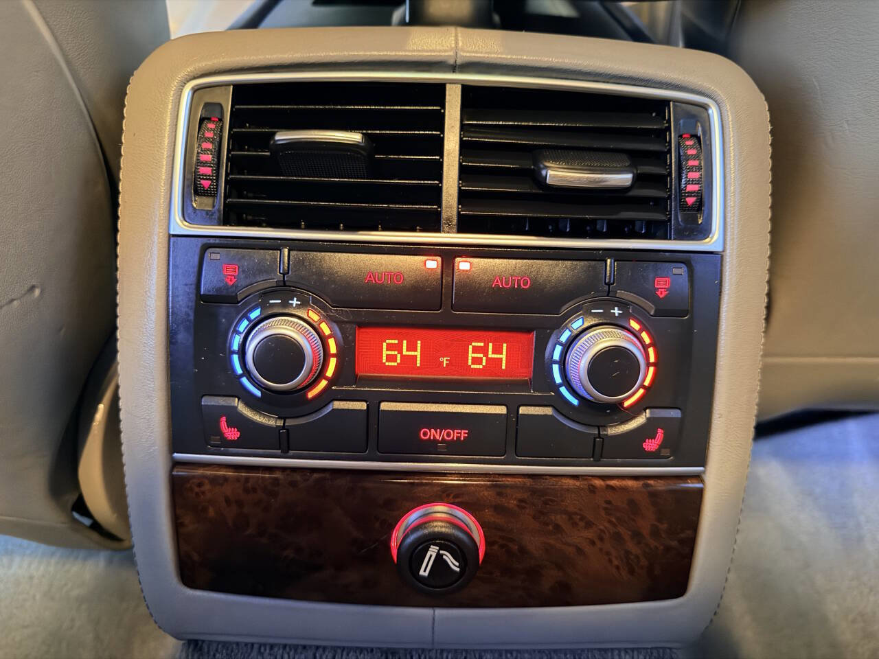 Used 2008 Audi S8 AWD/4WD image 28