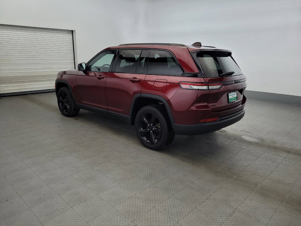 Used 2023 Jeep Grand Cherokee Altitude AWD/4WD image 3