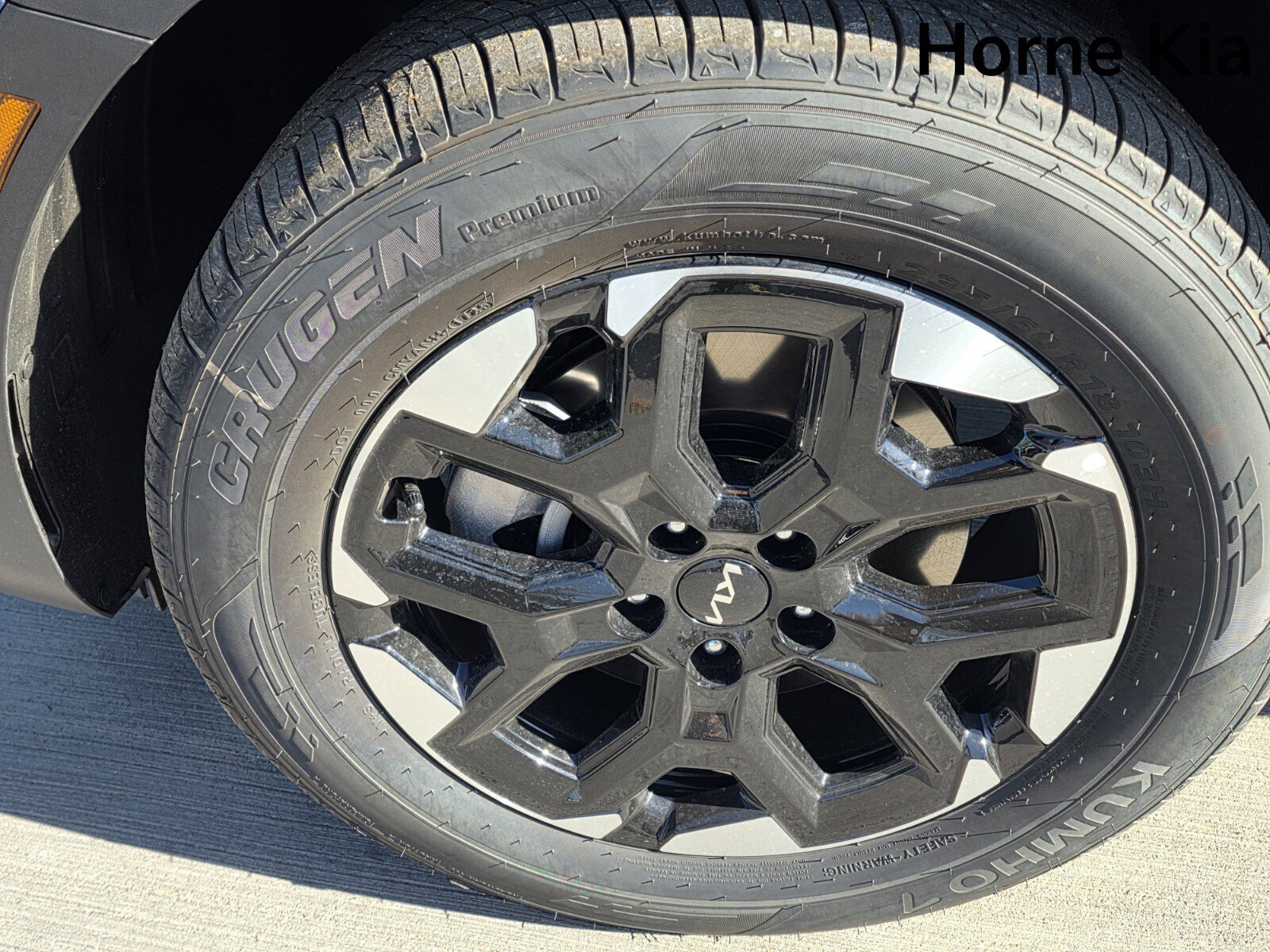 New 2025 Kia Sorento S image 8