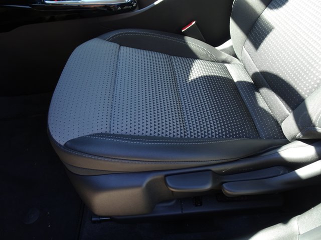 Used 2024 Chevrolet Trax LT w/ Driver Confidence Package FWD image 10