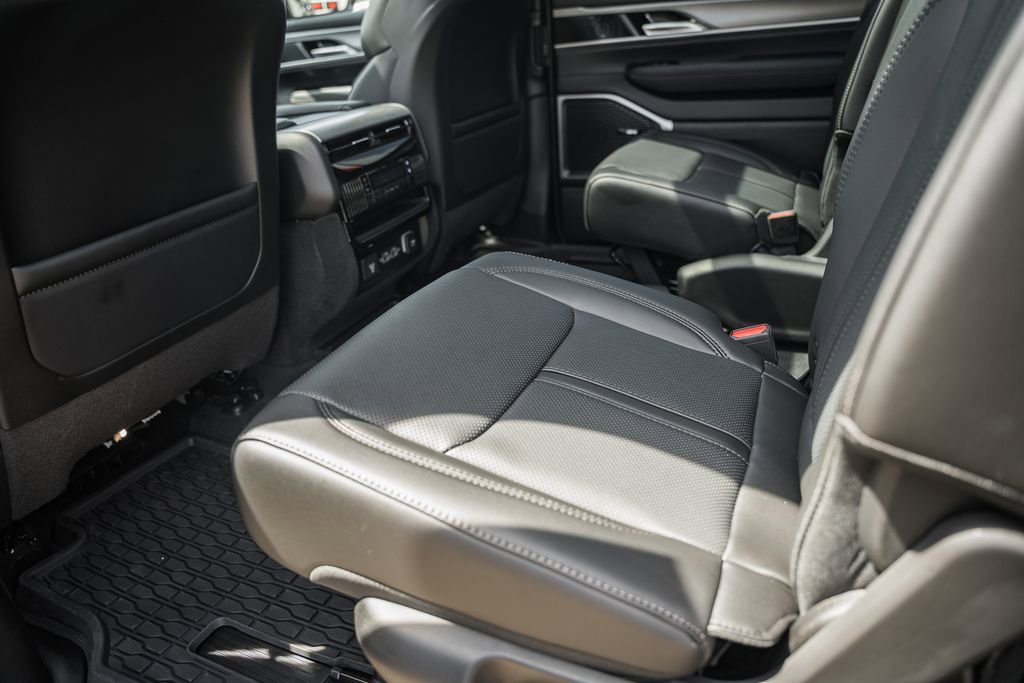 New 2026 Jeep Grand Wagoneer 4WD image 36