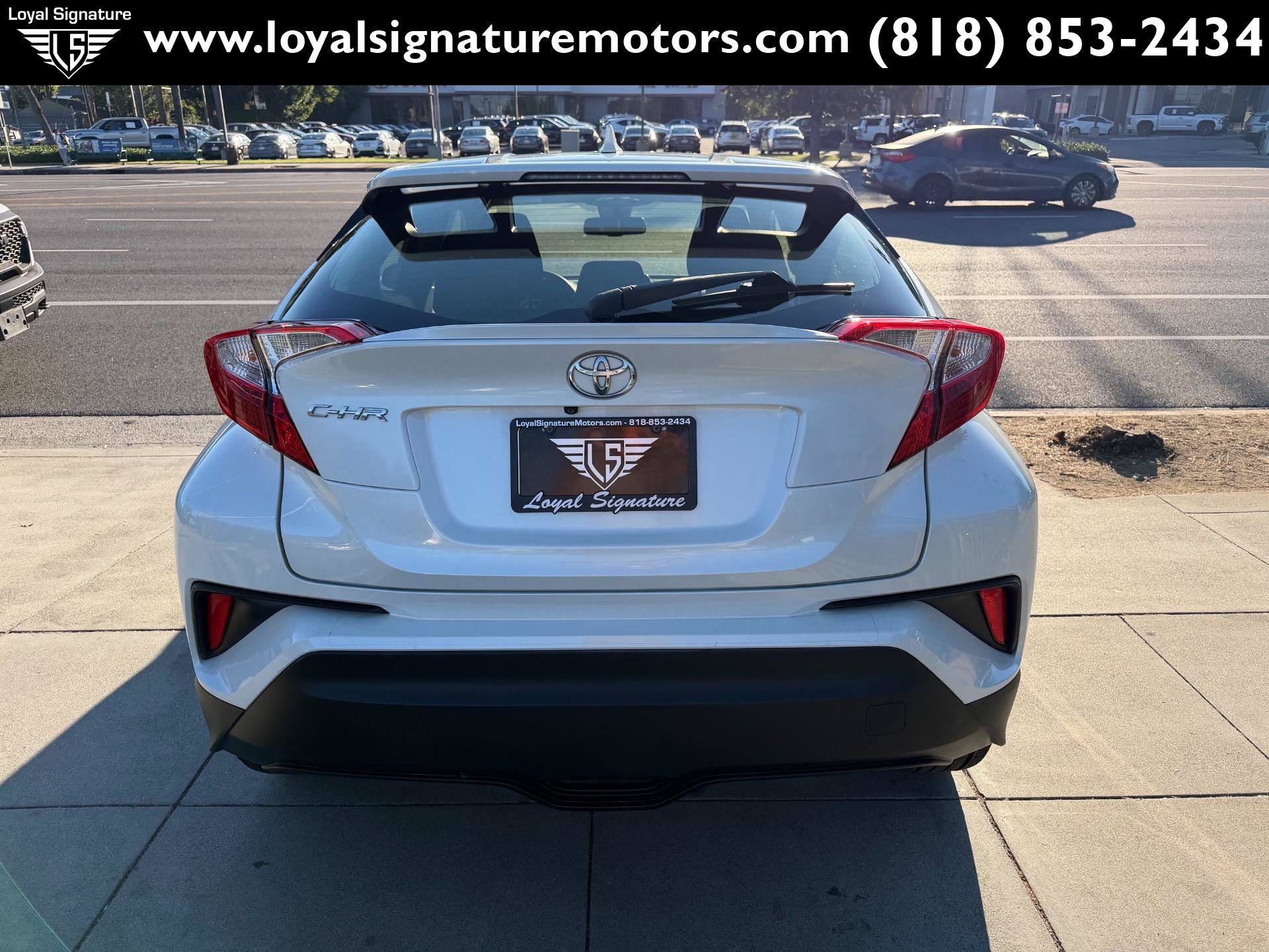 Used 2018 Toyota C-HR XLE FWD image 6