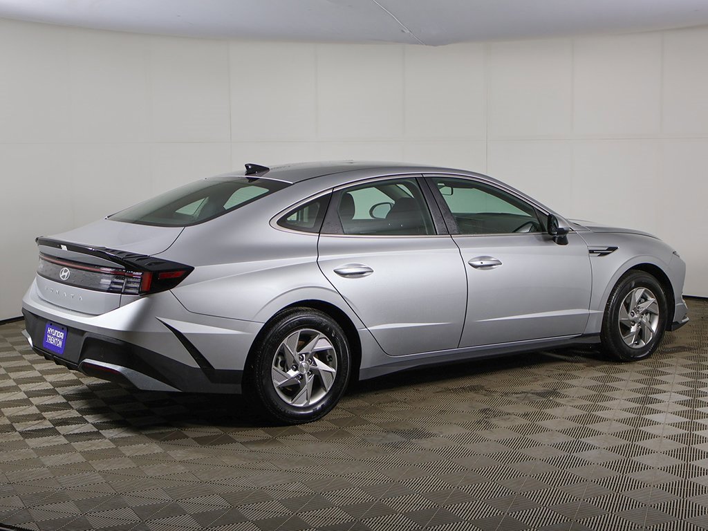Certified 2025 Hyundai Sonata SE image 8