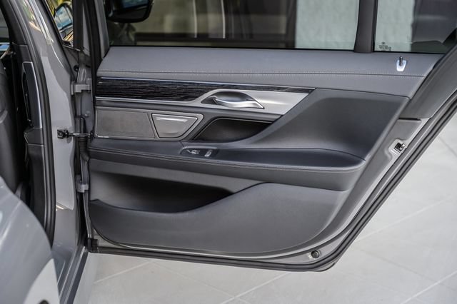 Used 2022 BMW 740i w/ M Sport Package RWD image 53