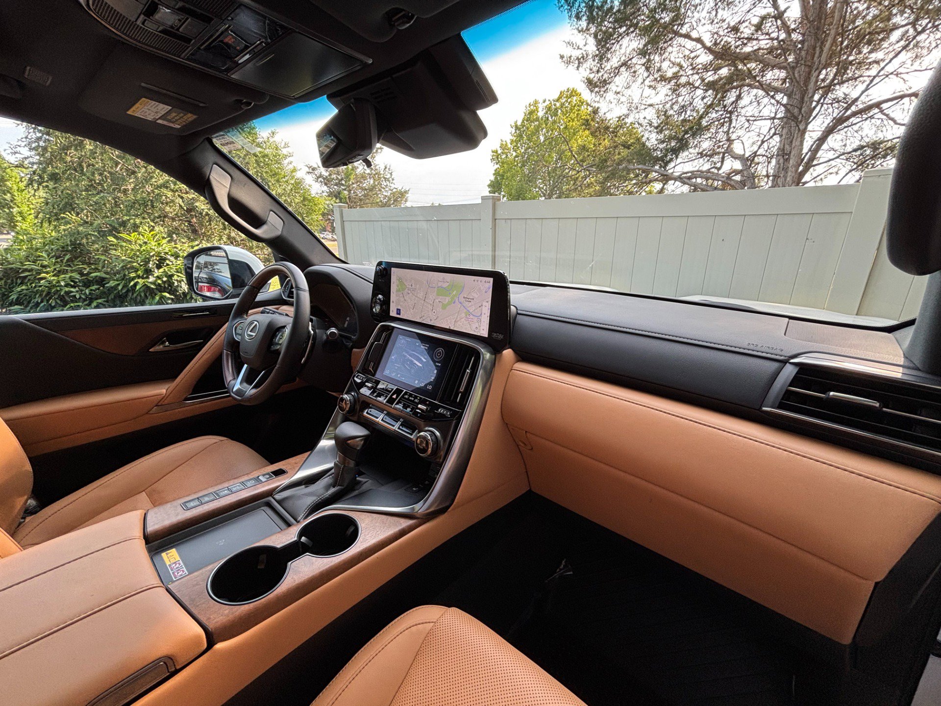 Used 2025 Lexus LX 600 4WD w/ Accessory Package (2T) image 26