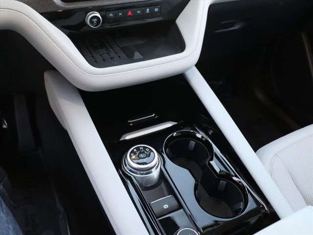 Used 2025 Ford Explorer Platinum w/ LUX Leather Package image 21