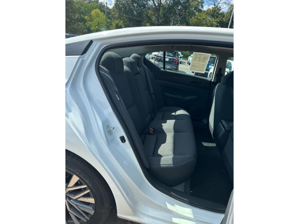 Used 2025 Nissan Altima 2.5 SV image 22