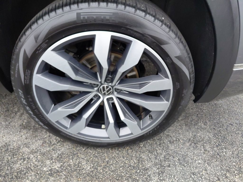 Used 2022 Volkswagen Atlas SEL Premium image 16