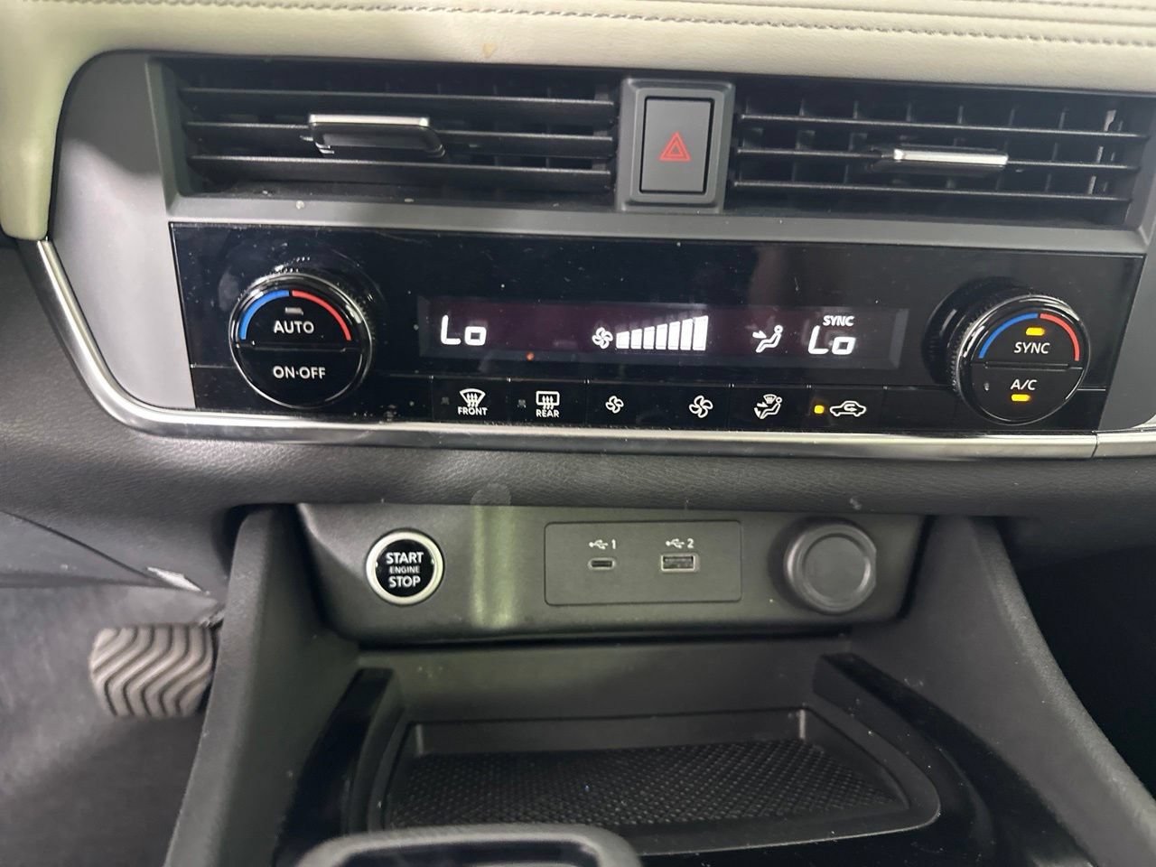 Used 2023 Nissan Rogue SV FWD image 17