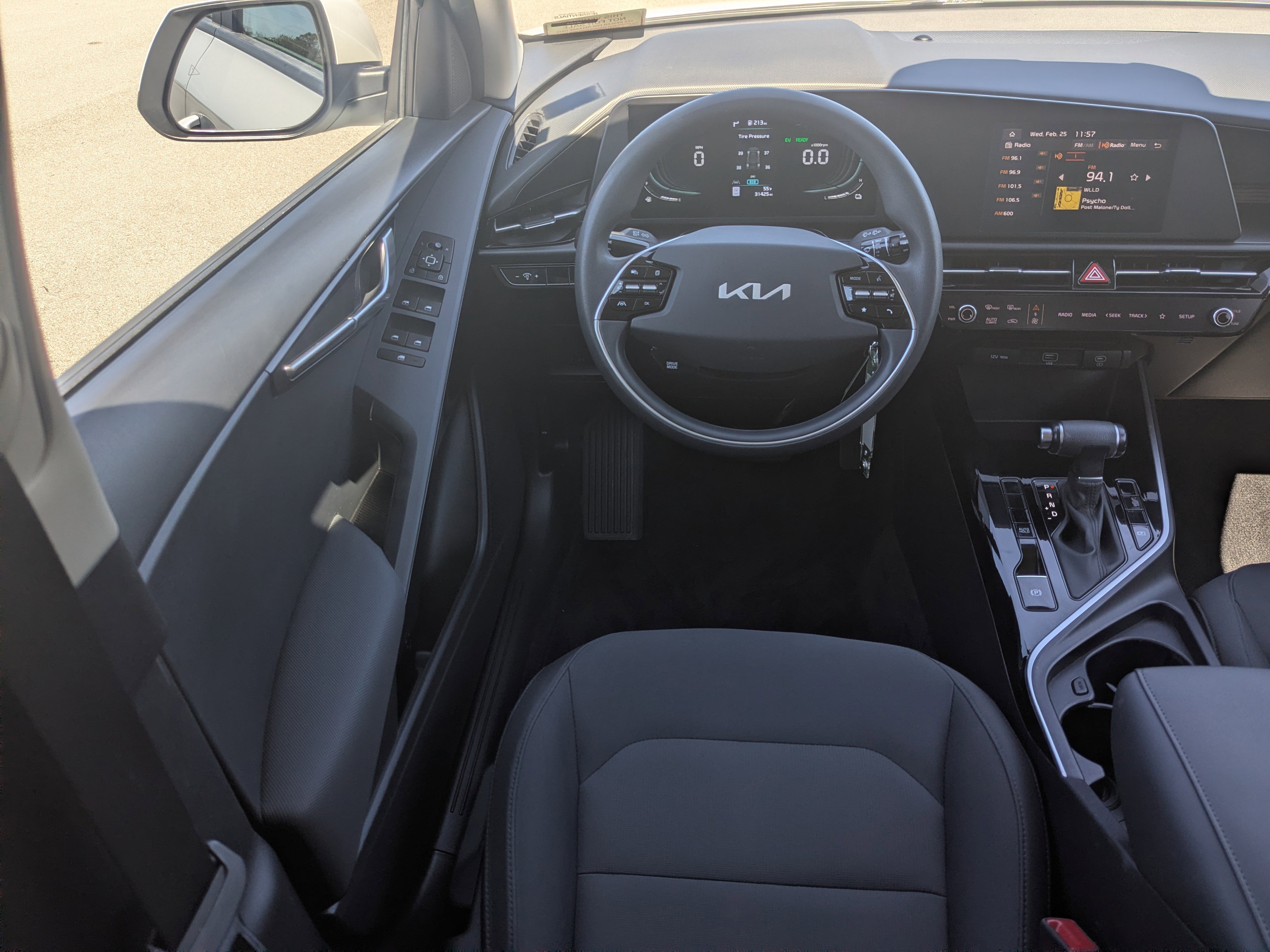 Certified 2024 Kia Niro LX image 21