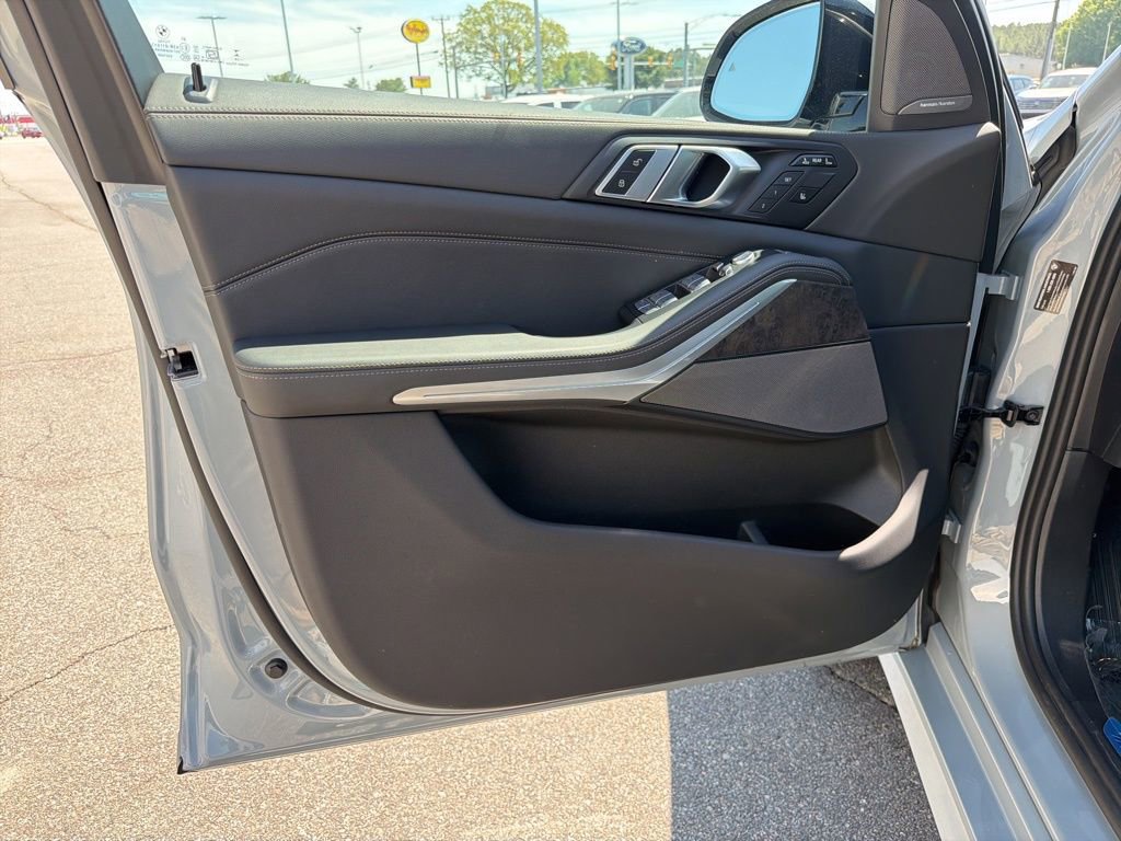 Used 2025 BMW X7 xDrive40i w/ M Sport Package image 13