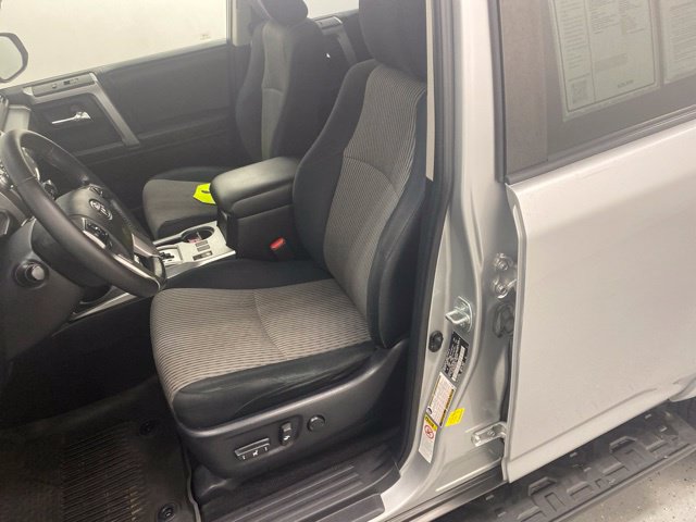 Used 2016 Toyota 4Runner SR5 AWD/4WD image 9