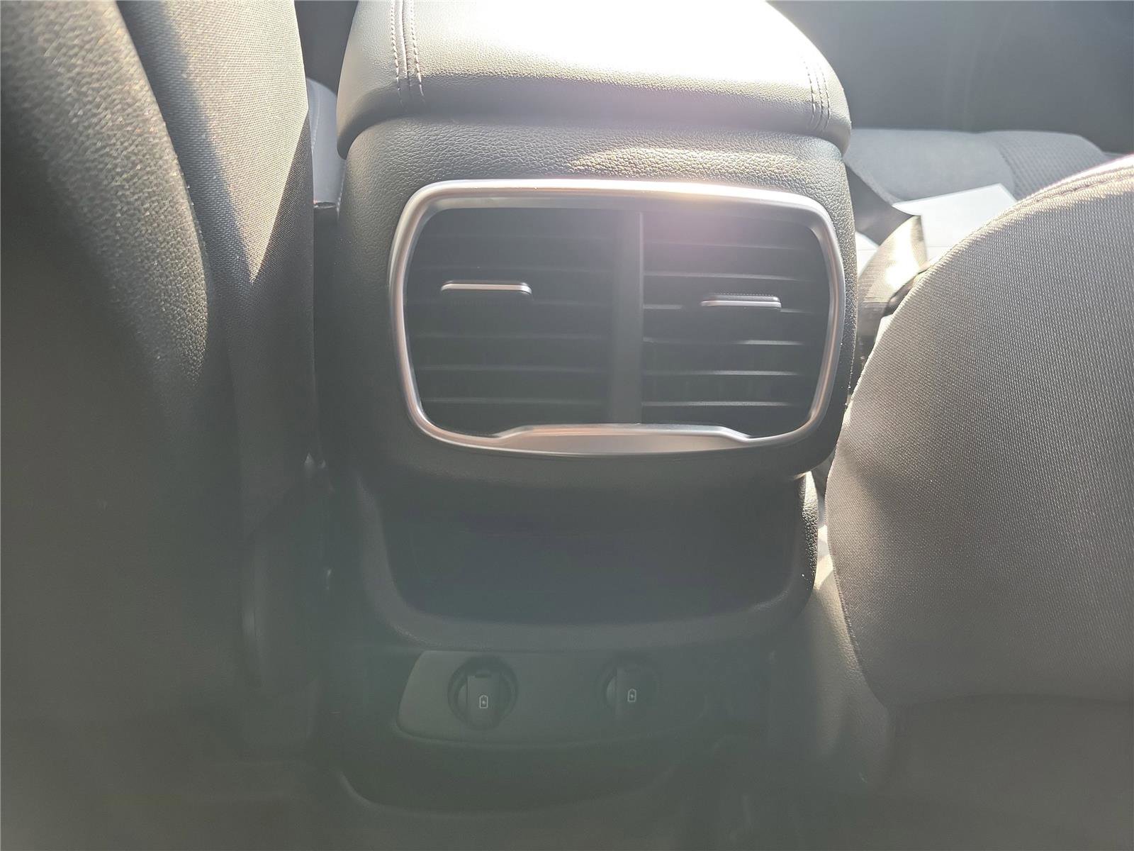 Used 2019 Hyundai Santa Fe SE AWD/4WD image 12