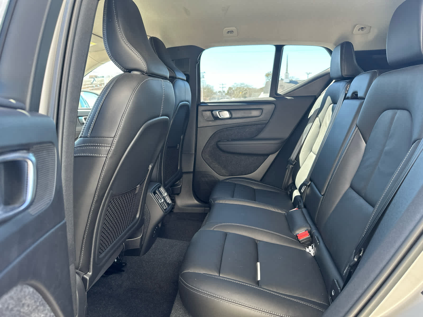 Certified 2023 Volvo XC40 B5 Core w/ Convenience Package image 24