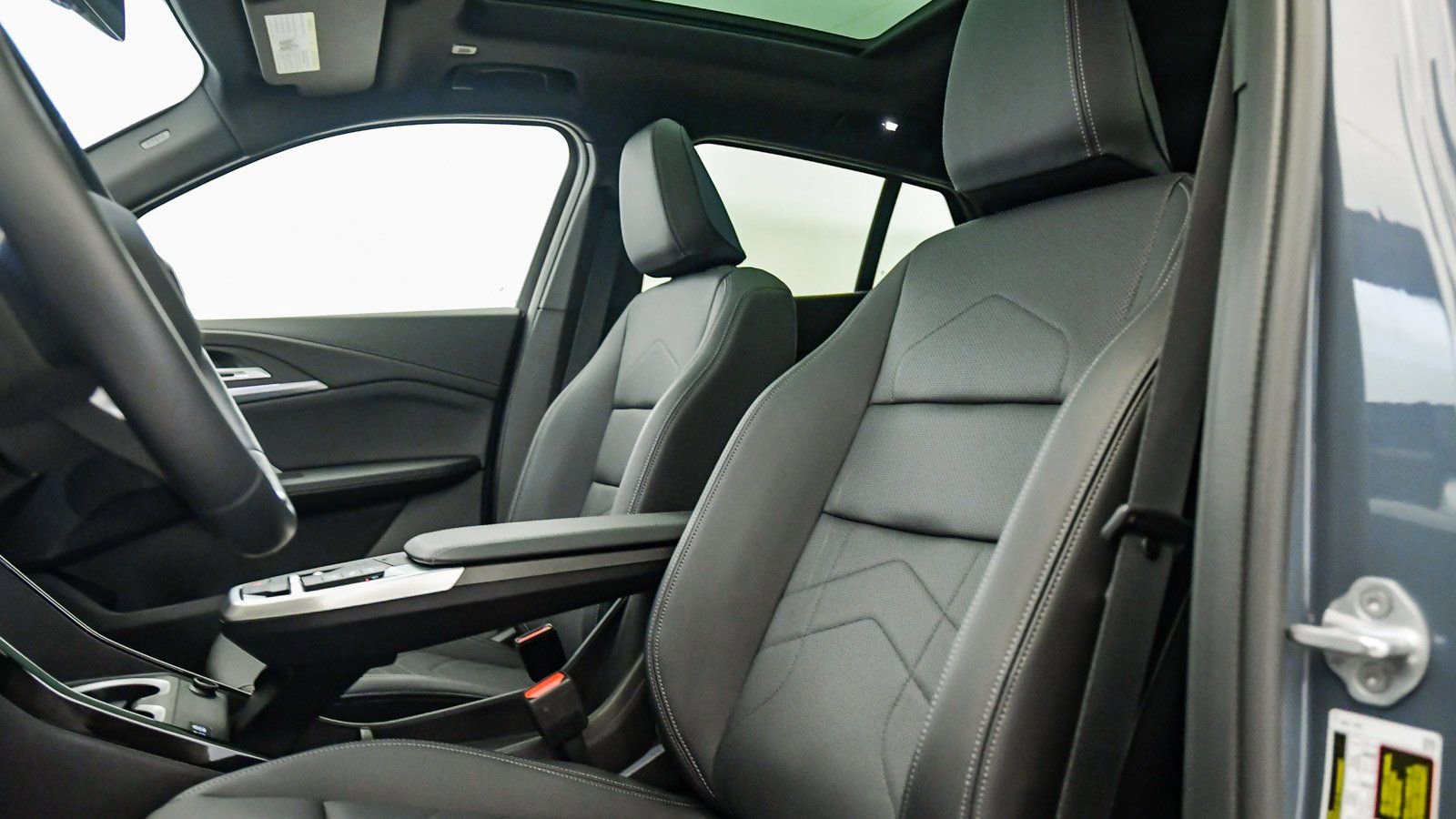 Used 2025 BMW X2 xDrive28i w/ Premium Package image 19